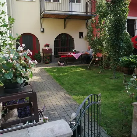 Deluxe Apartment *
