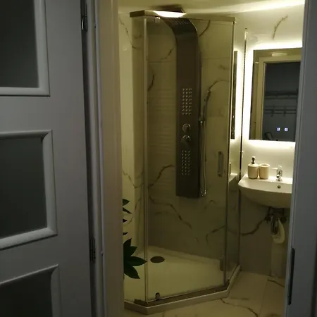 Deluxe Cheb